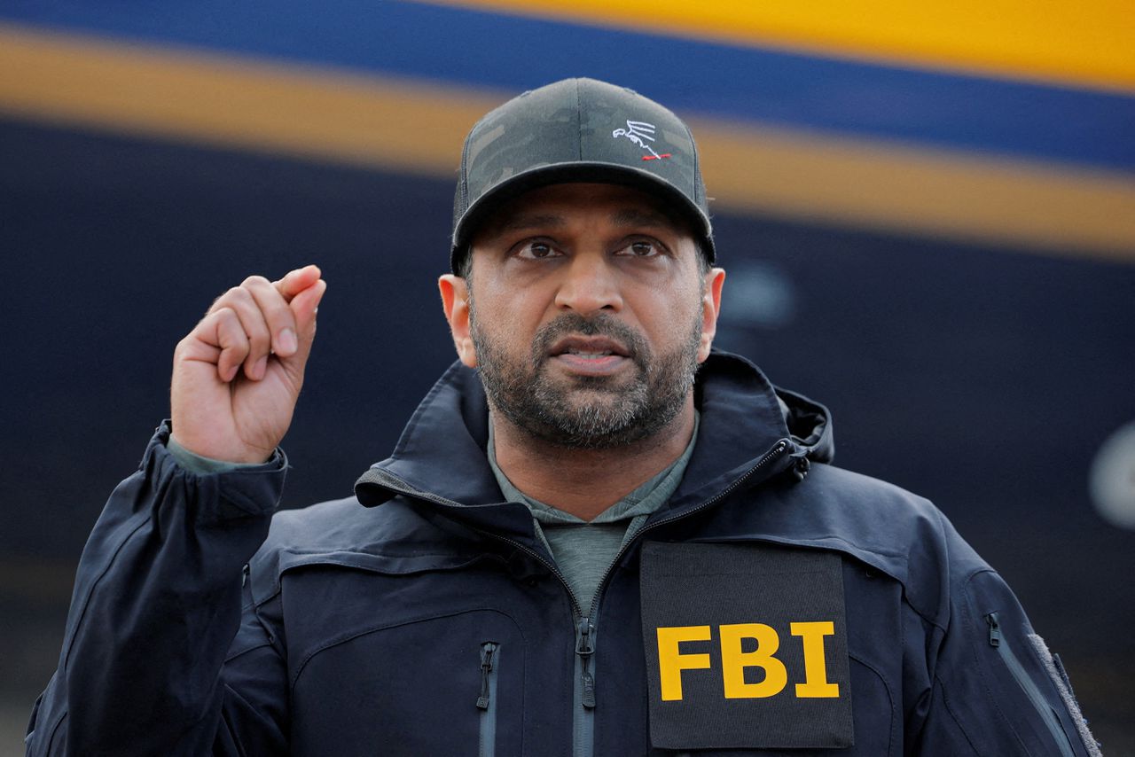 FBI-directeur Kash Patel klaagt <b>The Atlantic</b> aan na artikel over zijn drankprobleem