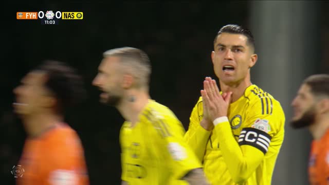 Penalty Ronaldo gaat de mist in