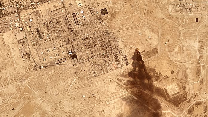 Yemen's Houthis attack kills 11 in Yemen, hit Saudi refinery