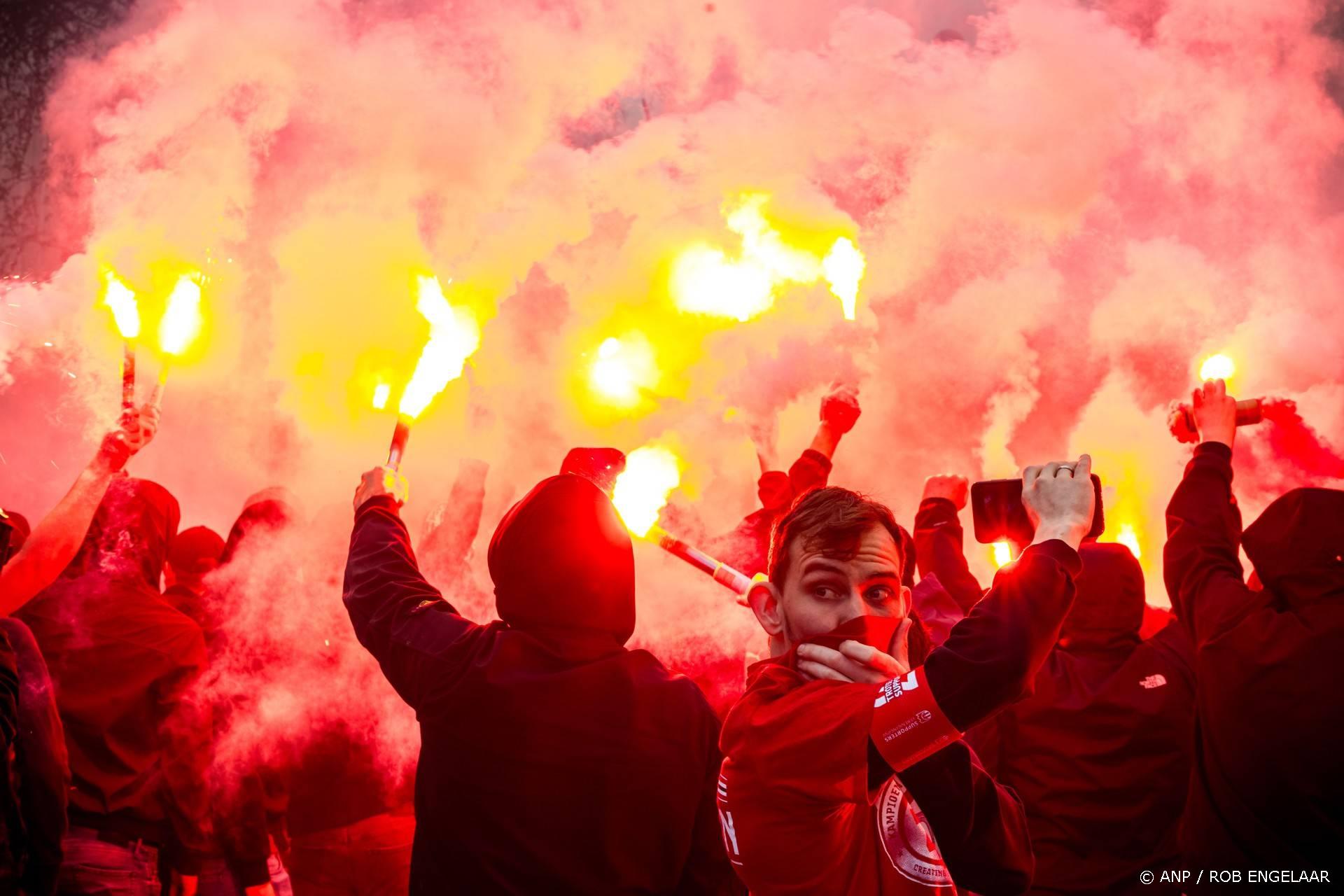 93 mensen met brandwonden door fakkels bij huldiging PSV