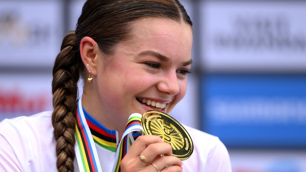 Arens (18) wint als derde Nederlandse wereldtitel tijdrijden bij de junioren