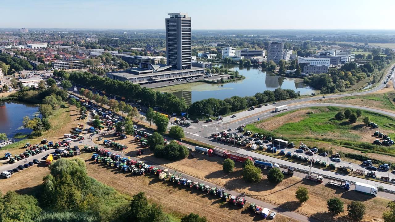 Provincie gaat laatste 'ultieme poging' doen met kippenboeren om vergunning
