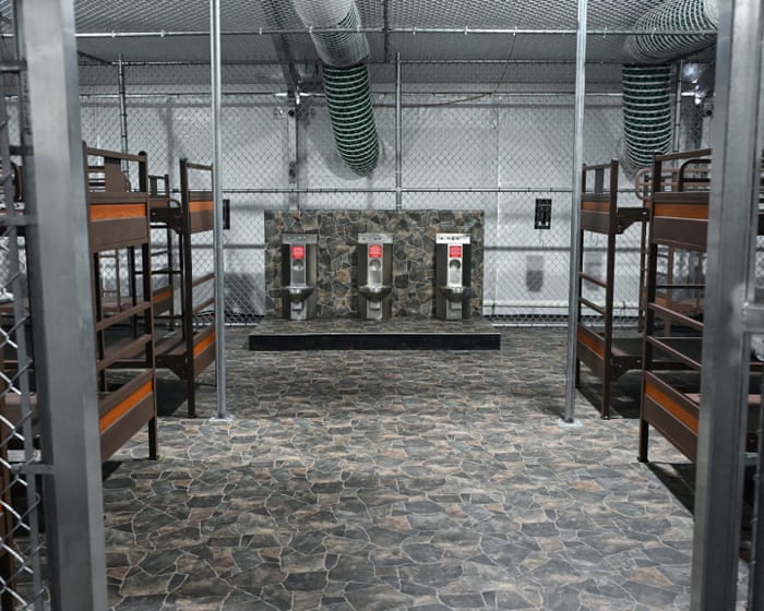 DeSantis boasts of deporting 21,000 as notorious Alligator Alcatraz jail closes