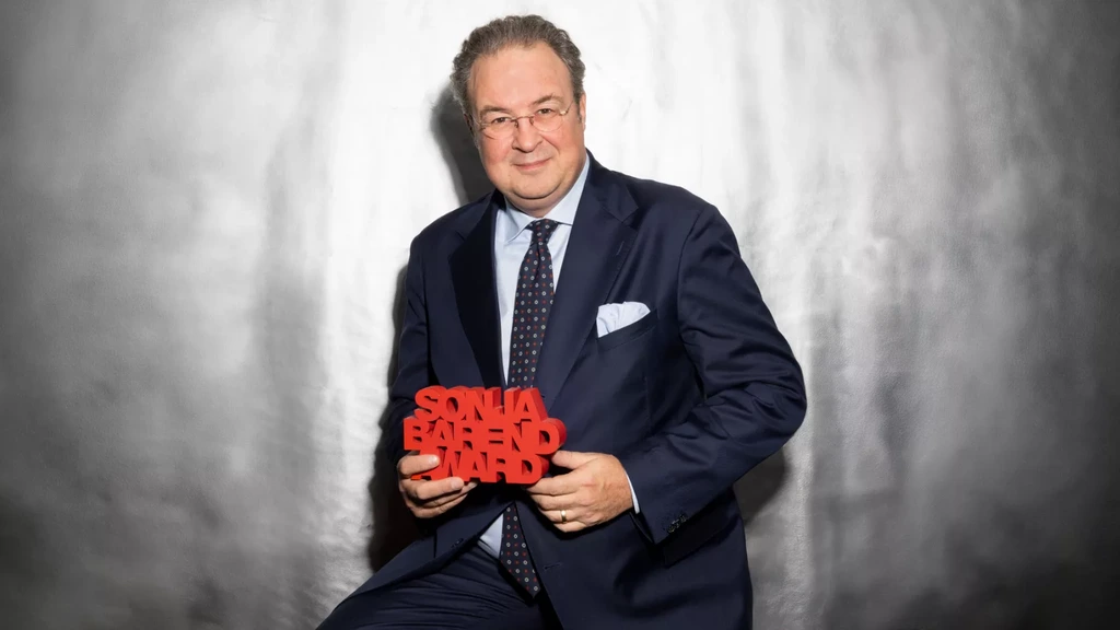 Sven Kockelmann wint Sonja Barend Award voor interview met oud-premier Schoof