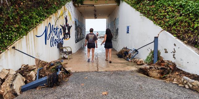 Heavy rain floods northeastern Spain, injures 11